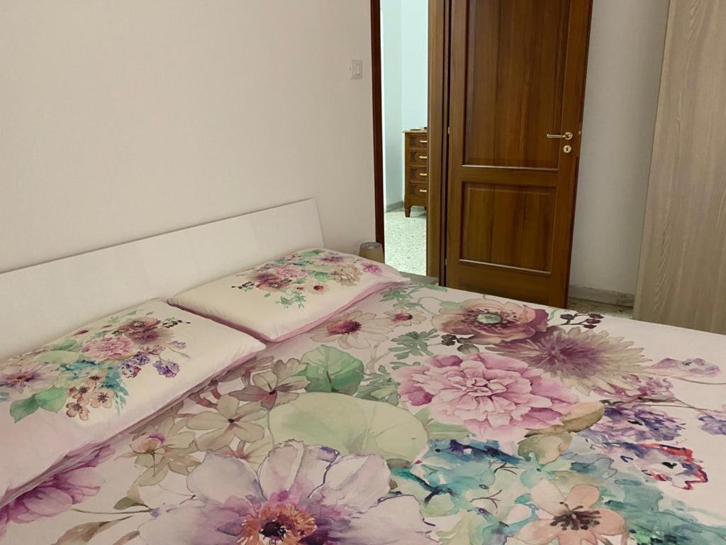 Golden House Apartment Palmi Bagian luar foto